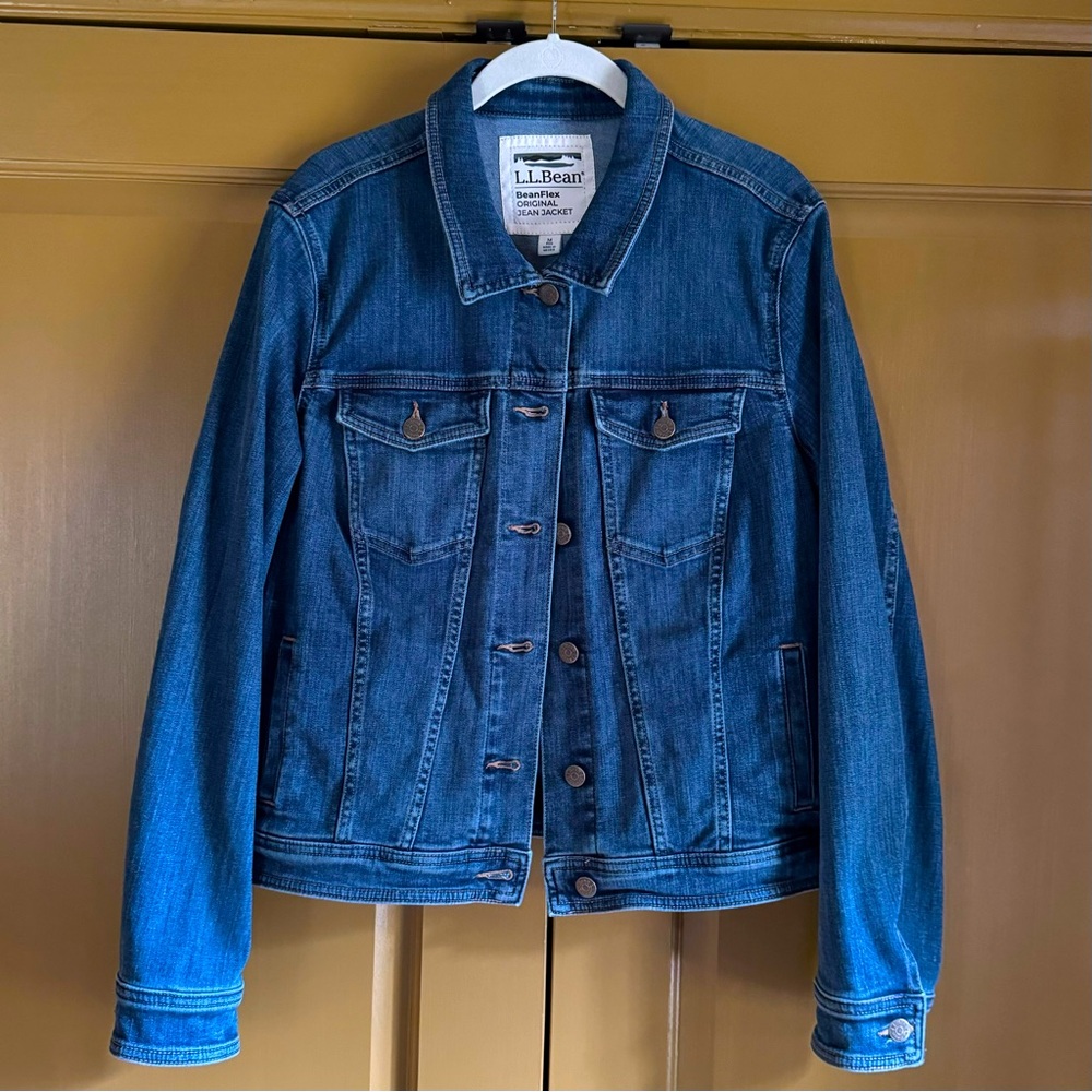 LL Bean Denim Jacket — Women’s Size Medium — EUC